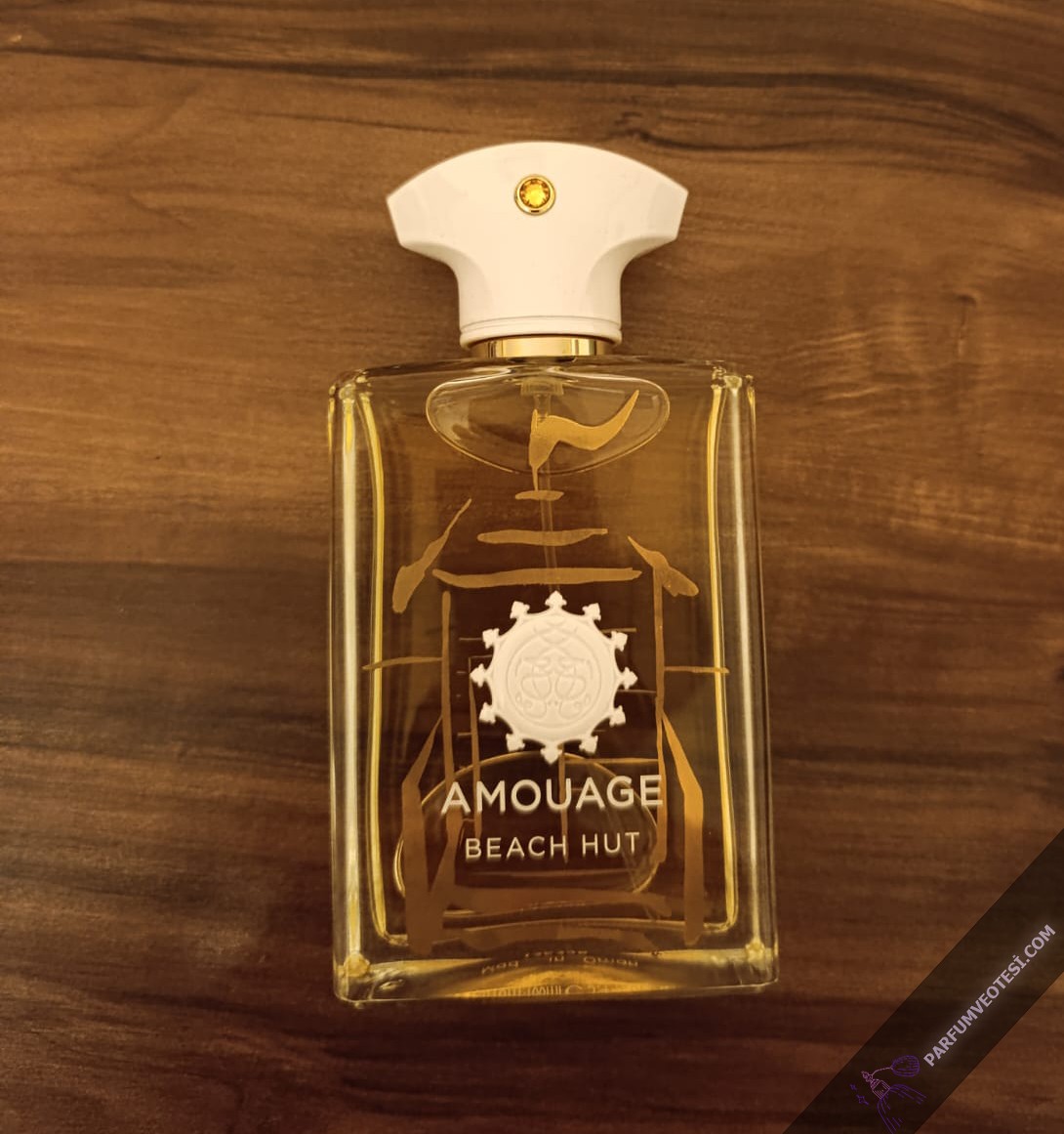 amouage_beach_hut_man.jpg